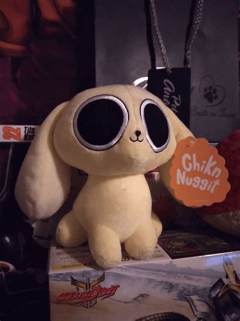 hey   post   lemme  show   merch