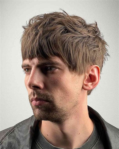 Fashion influencers are debating the boldest haircut for men with bangs 5