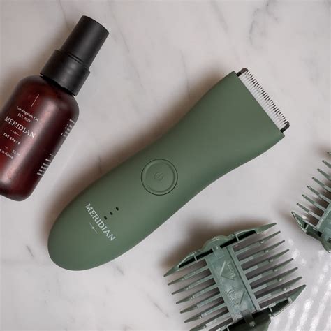 Philips Norelco 2300 Electric Shaver Review: It's Not For Everyone - The Modest Man