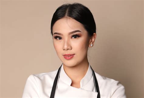 Social Media - Devina Hermawan