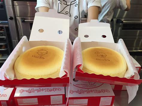Uncletetsu cheesecake.