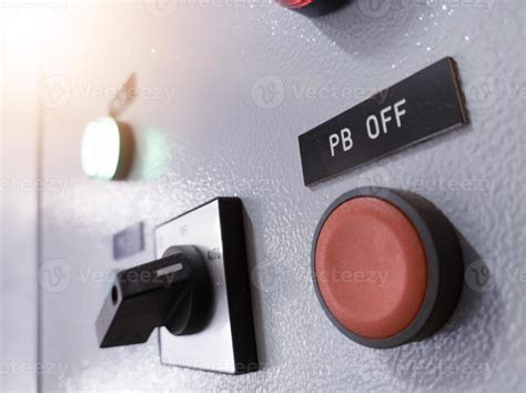 close   push button   selector switch  indicator light