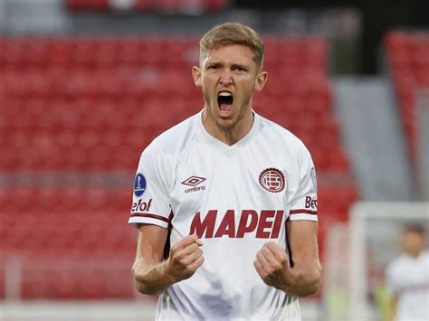 Castillo demuestra calidad y oportunismo en sus goles