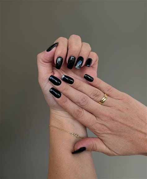 simple classy black nail designs 9