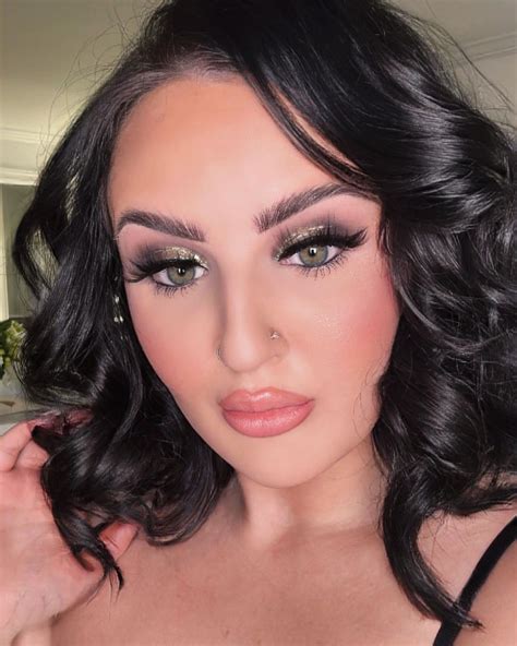 Mikayla Nogueira: 5 Things to Know About the Beauty Influencer | Us Weekly