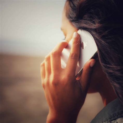how to make international phone calls