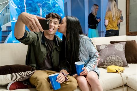 10 Best Romantic Comedies On Netflix Right Now