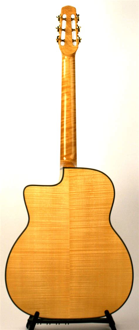 1995 Dupont MD20 - DjangoBooks.com