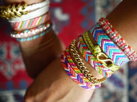 Crafts for Teenagers — Chevron Friendship Bracelets (VIDEO) - Craftfoxes