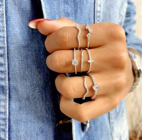 Aprenda a usar e combinar o anel aparador em seu dia a dia.