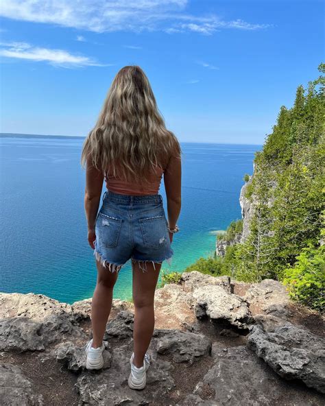 Jessica Mitchell | “𝖮𝗇𝗅𝗒 𝗍𝗁𝗈𝗌𝖾 𝗐𝗁𝗈 𝗐𝗂𝗅𝗅 𝗋𝗂𝗌𝗄 𝗀𝗈𝗂𝗇𝗀 𝗍𝗈𝗈 𝖿𝖺𝗋 𝖼𝖺𝗇 𝗉𝗈𝗌𝗌𝗂𝖻𝗅𝗒