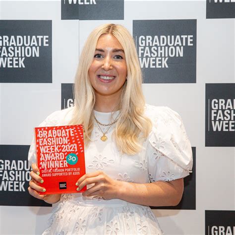 Music star Ellie Goulding wears dress designed by Hallam graduate – Art