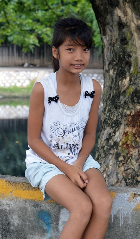 pretty young lady - a photo on Flickriver