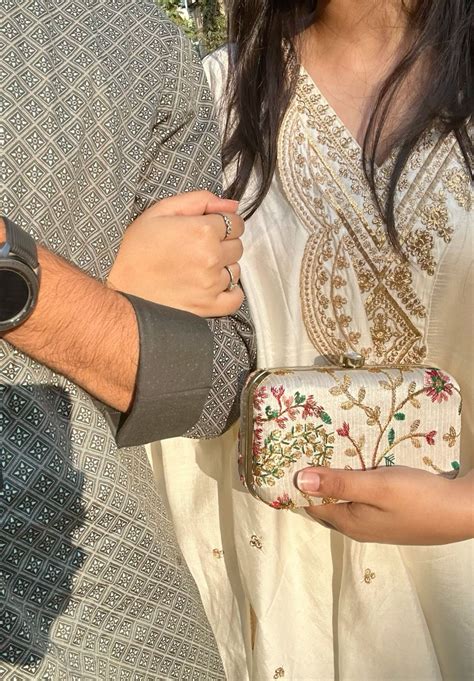 Aesthetic Images of Couples