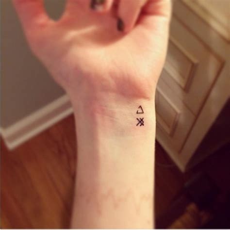 41 Wonderful Geometric Wrist Tattoos Design