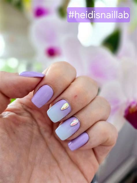 Reviving the Art of Airbrushed Nails: A Dive into History and Modern ...