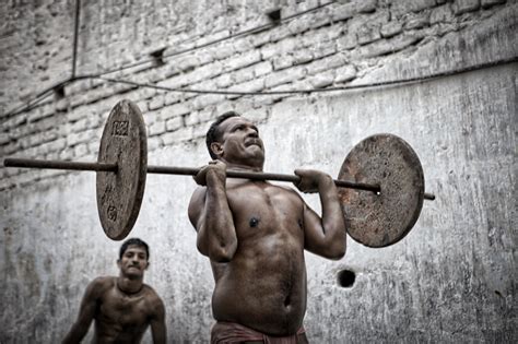 Fight clubs; Kushti Wrestling by Erberto Zani | Dodho