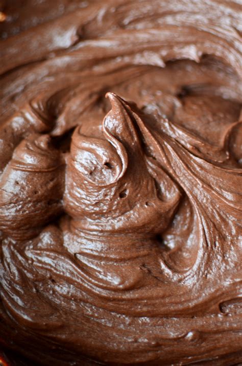 Yammie's Noshery: Chewy Gooey Brownies with Creamy Chocolate Frosting