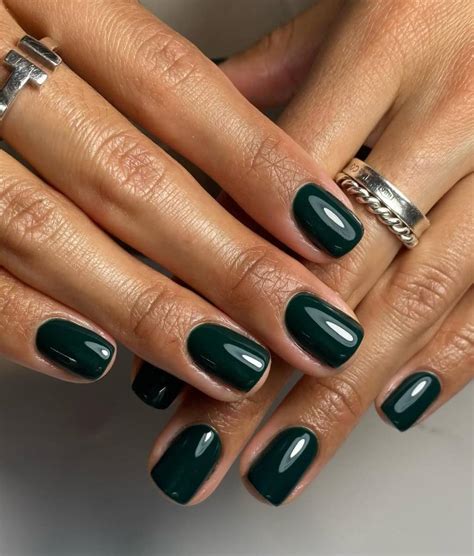 Cor De Esmalte Que Combina Com Verde Oliva - 7 cores de esmalte que deixam a pele oliva mais radiante | CLAUDIA