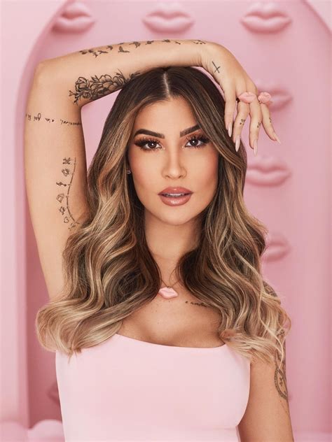 As maiores influencers do Brasil: descubra quem são elas!