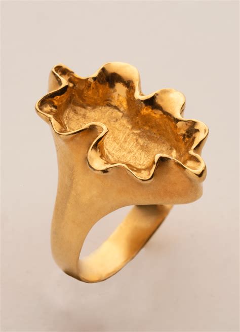 Gold Vulva Ring | The Vulva Ring Collection