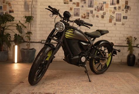 royal enfield flying flea  officially unveiled  india