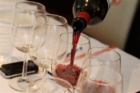 5 Tricks To Sparkle Up Your Favorite Decanter