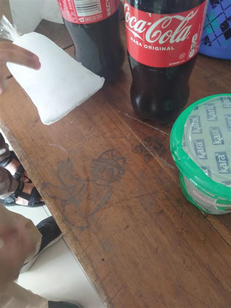 School desk Niko slowly fading away :( : r/oneshot