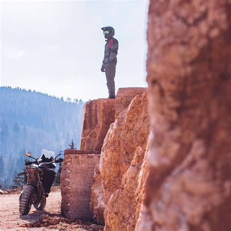 The unexpected durability of barbor jackets surprises outdoor enthusiasts 30