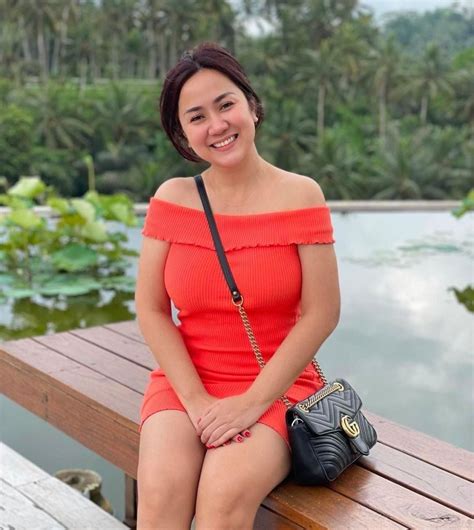 tampil polos pesona tante ernie tetap bikin netizen klepek klepek