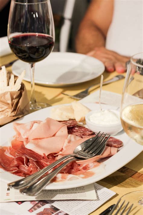 best things to do in bologna - Valentina in Shorts