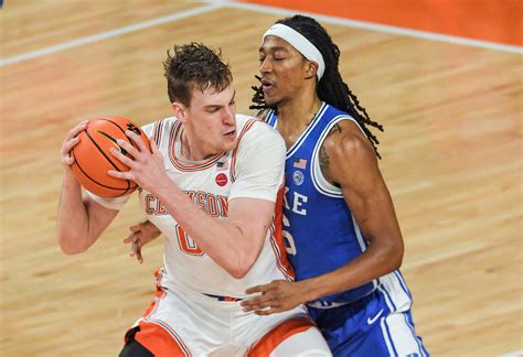 Maliq Brown injury update: Duke basketball player exits first half at