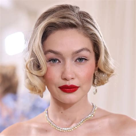 Von Kylie Jenner bis Gigi Hadid: Die Stars tragen jetzt Playboy Blonde