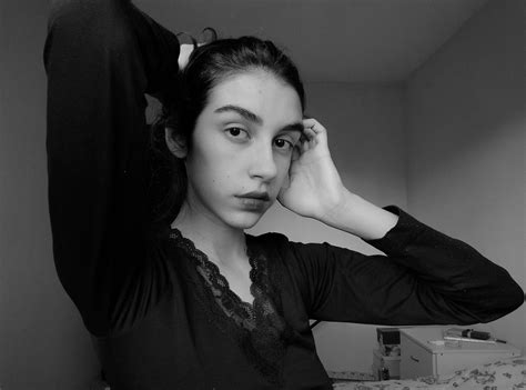 Andressa Ribeiro – Medium