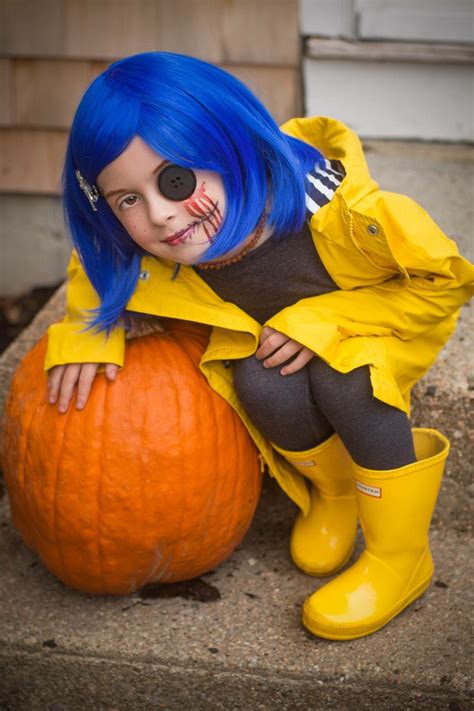 My daughter dressed as Coraline for Halloween ! Kids costume button ...