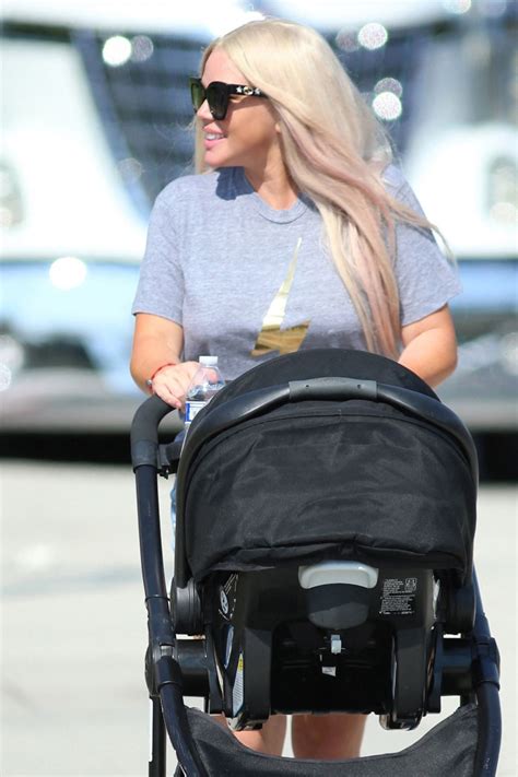 COLLEEN SHANNON Out in Beverly Hills 08/18/2021 – HawtCelebs