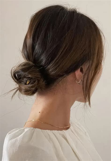 50 Sophisticated Low Bun Wedding Hair Ideas - Styleoholic