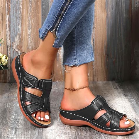 wide foot sandals for women 11