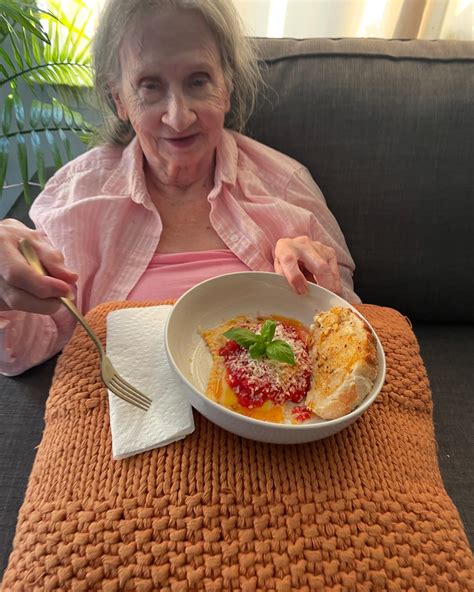 Nicole "Hoopz" Alexander | 🥳 Happy 85th Birthday Granny🎊 I love you so