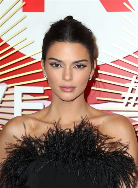 Kendall Jenner & Bad Bunny: Unraveling Their Whirlwind Romance