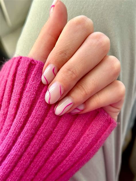 Маникюр на ногти средней длины💅🏻