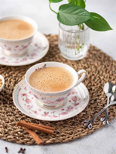 Easy Homemade Chai Latte Recipe - EatsWithMish