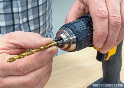 how to change the drill bit