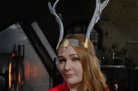 Forging Art From Molten Glass - Veronica's Collect