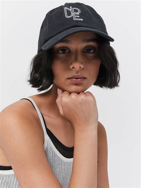 Nude Lucy Nude Cap Black | Glue Store
