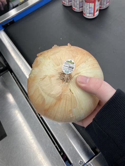 Anyways look at this big ass onion : r/walmart