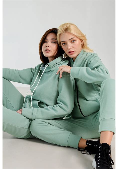 Женский теплый костюм на флисе ONIOS Perforated S2 Мятный
