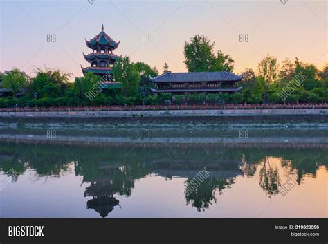 Wangjiang Pavilion Image & Photo (Free Trial) | Bigstock