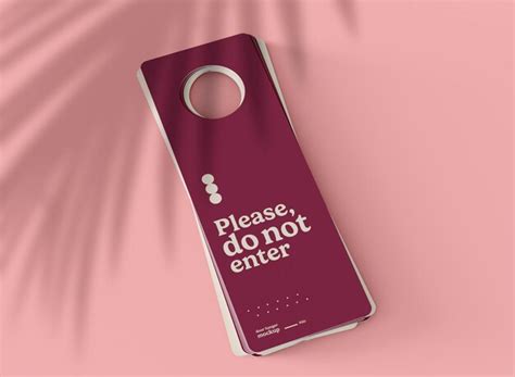 Premium PSD | Door hanger mockup