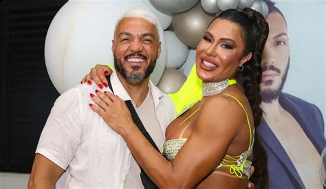 Belo Voltou Com A Gracyanne - Gracyanne Barbosa sobre volta com Belo: "Não posso dizer"